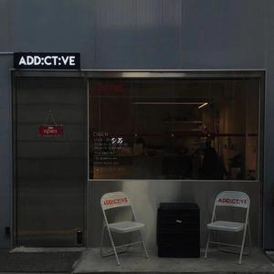 日本裸体美女大学生大自然性爱
